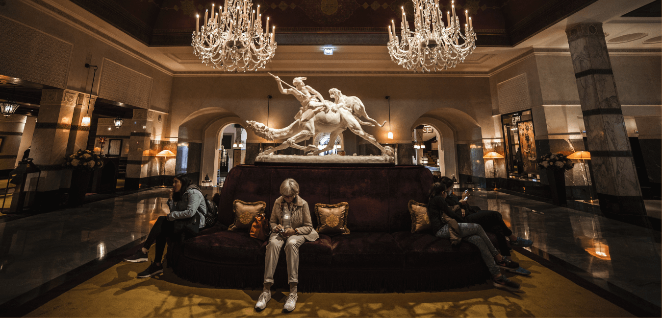 Best Hotel Affiliate Programs hotel lobby - Best Hotel Affiliate Programs
